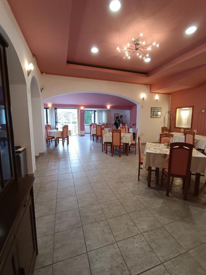 Hotel Hotel Holiday